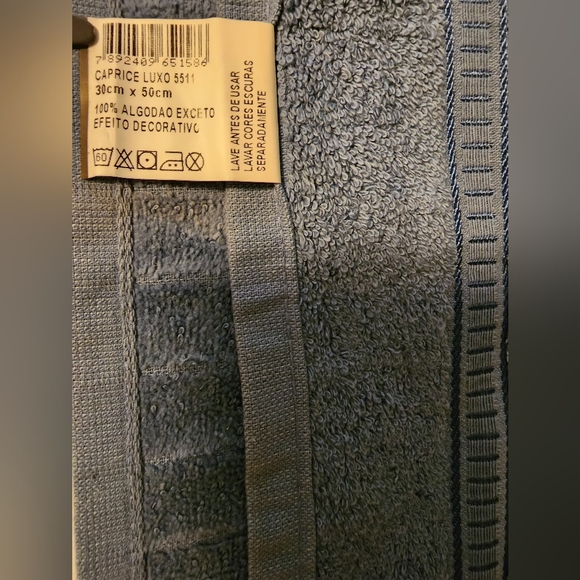 Unique Fancy Guest Hand Towel - Picture 4 of 12